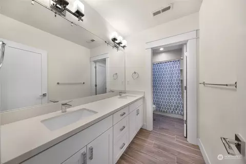 Bath - 746 N 87th St, Seattle, WA 98103 photo 5 of 7