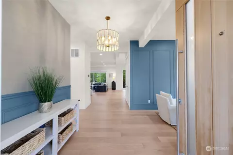 Entry Way - 746 N 87th St, Seattle, WA 98103 photo 2 of 4