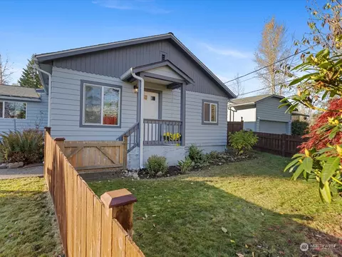 9230 1st Ave SE, Everett, WA 98208
