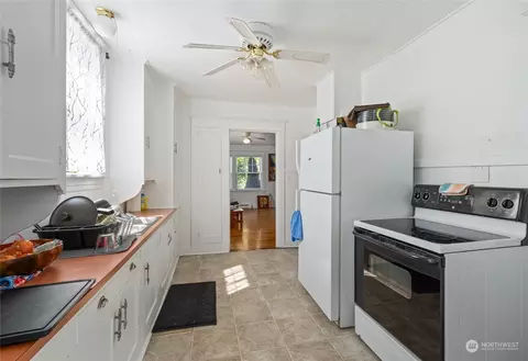 Kitchen - 1204 Wall St, Everett, WA 98201 photo 2 of 7