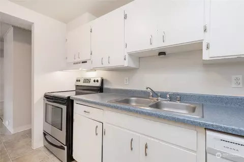 Kitchen - 1204 Wall St, Everett, WA 98201 photo 6 of 7