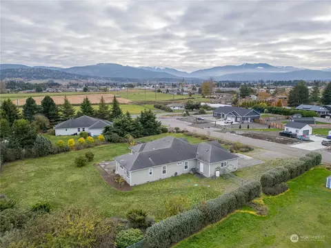 60 Stone Farm Rd, Sequim, WA 98382