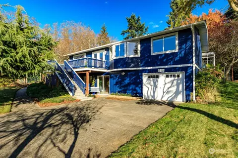2191 Inverness Way, Coupeville, WA 98239