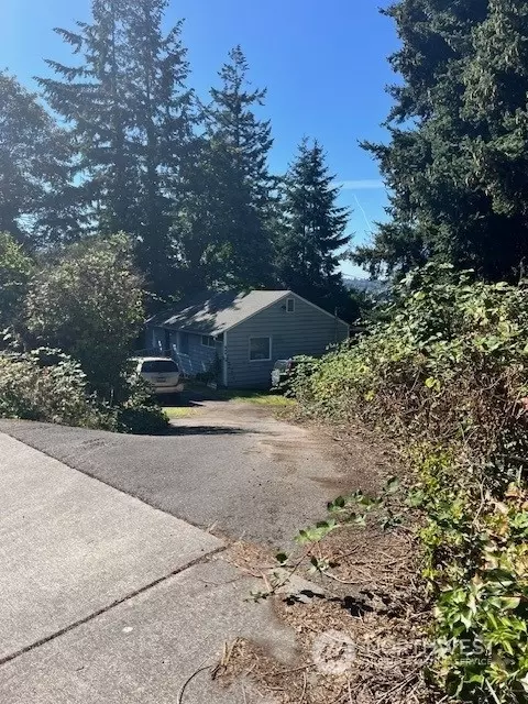 509 Grandey Way NE, Renton, WA 98056