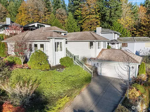17708 Baywatch Ct NE, Poulsbo, WA 98370