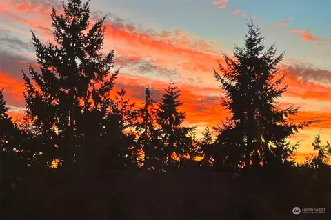 23009 Lakeview Dr #B303, Mountlake Terrace, WA 98043