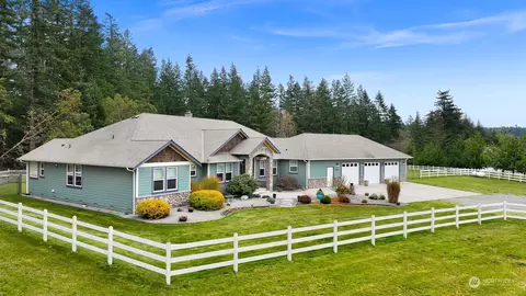 669 Blacktail Ln, Camano Island, WA 98282