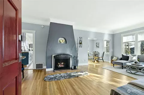 614 N 65th St, Seattle, WA 98103 photo 5