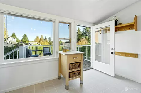 614 N 65th St, Seattle, WA 98103 photo 17