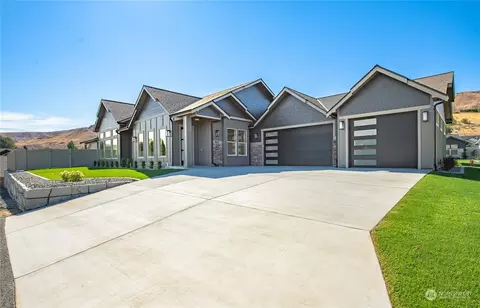 963 Wayne Ln, Wenatchee, WA 98801