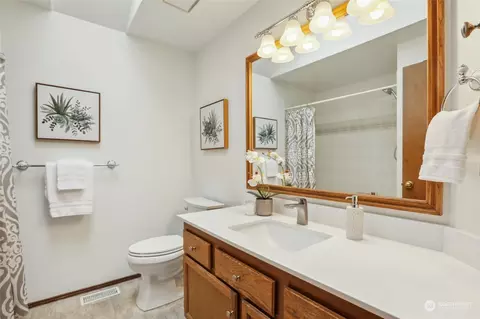 Bath - 3327 96th Pl SE, Everett, WA 98208 photo 1 of 3