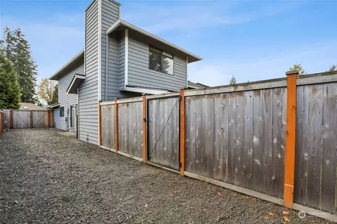 Exterior - 3327 96th Pl SE, Everett, WA 98208 photo 4 of 6