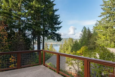70 E Canyon View Rd, Belfair, WA 98528