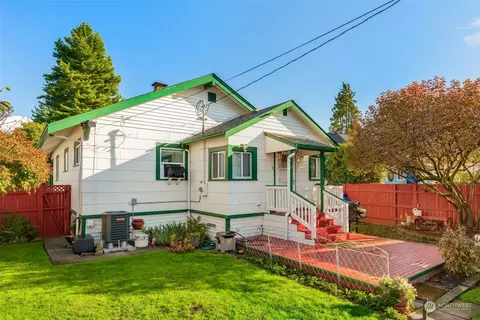 Exterior - 1822 Baker Ave, Everett, WA 98201 photo 4 of 5