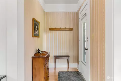 Entry Way - 1822 Baker Ave, Everett, WA 98201 photo 1 of 1