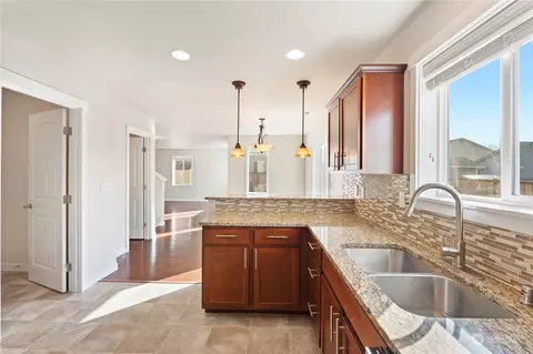 Kitchen - 1115 Sigafoos Ave NW, Orting, WA 98360 photo 2 of 4