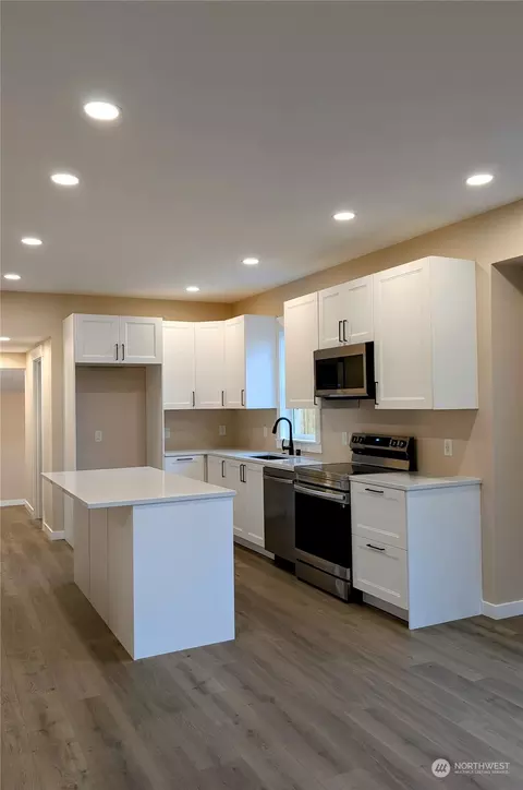 Kitchen - 1803 E Alder St, Walla Walla, WA 99362 photo 1 of 3