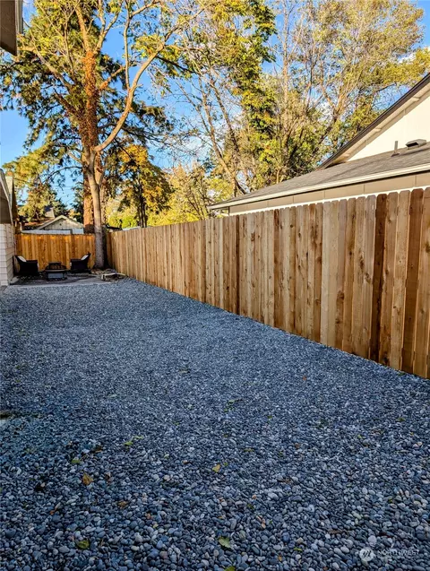 Exterior - 1803 E Alder St, Walla Walla, WA 99362 photo 5 of 6