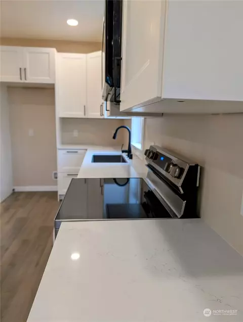Kitchen - 1803 E Alder St, Walla Walla, WA 99362 photo 3 of 3
