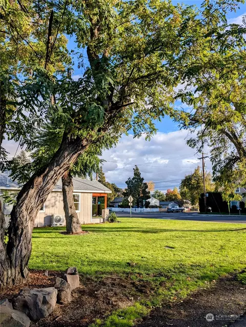 Exterior - 1803 E Alder St, Walla Walla, WA 99362 photo 1 of 6