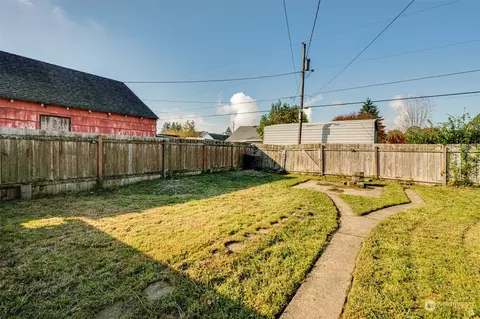 Exterior - 431 23rd Ave, Longview, WA 98632 photo 8 of 10