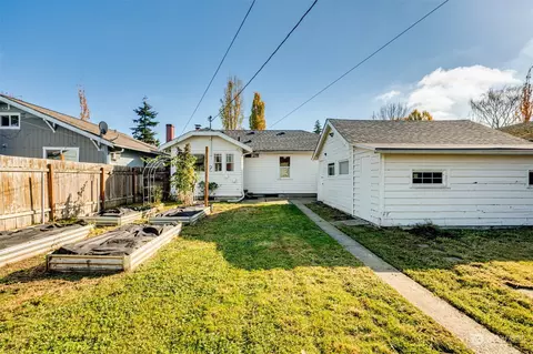 Exterior - 431 23rd Ave, Longview, WA 98632 photo 10 of 10