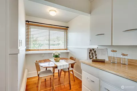 Dining - 431 23rd Ave, Longview, WA 98632 photo 1 of 2
