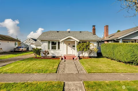 Exterior - 431 23rd Ave, Longview, WA 98632 photo 2 of 10