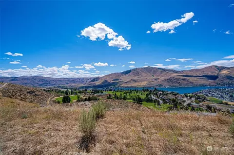 921 Long Dr, Chelan, WA 98816