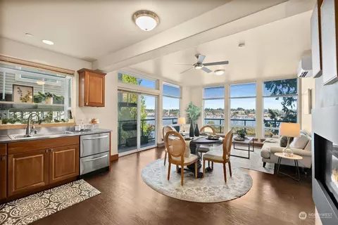 304 W Bay Dr NW #101, Olympia, WA 98502