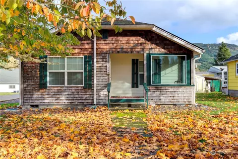 214 Jackson St, Ryderwood, WA 98581