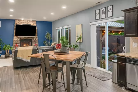 Dining - 11520 56th Dr SE, Everett, WA 98208 photo 1 of 1