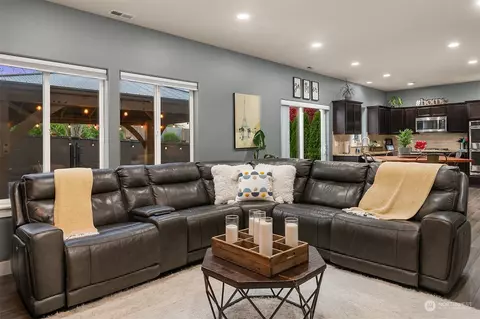 Living - 11520 56th Dr SE, Everett, WA 98208 photo 5 of 5