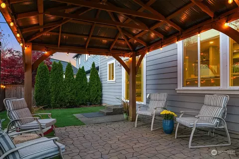 Exterior - 11520 56th Dr SE, Everett, WA 98208 photo 4 of 7