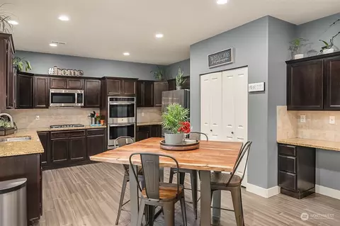 Kitchen - 11520 56th Dr SE, Everett, WA 98208 photo 2 of 4
