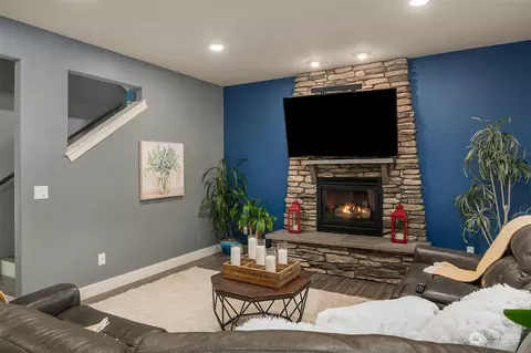 Living - 11520 56th Dr SE, Everett, WA 98208 photo 3 of 5