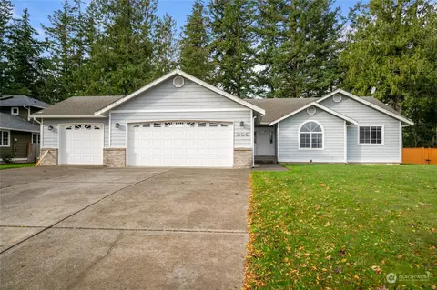 205 Oakdale Dr, Everson, WA 98247