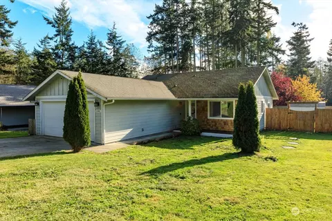 1585 Mark St, Oak Harbor, WA 98277