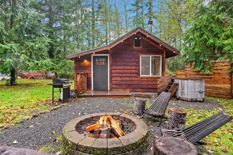 56102 343rd Avenue Ct E, Ashford, WA 98304