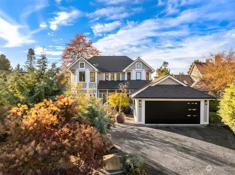 889 Cherry Ave NE, Bainbridge Island, WA 98110