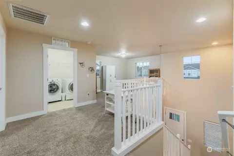 Entry Way - 1510 Hardtke Ave NE, Orting, WA 98360 photo 2 of 2