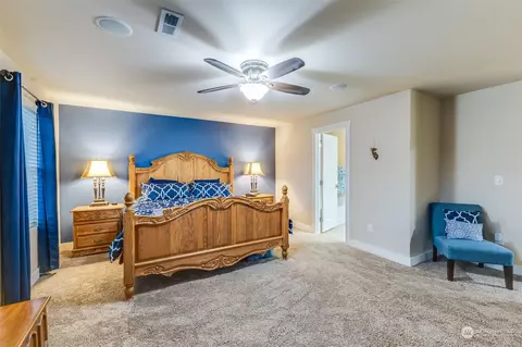 Bedroom - 1510 Hardtke Ave NE, Orting, WA 98360 photo 3 of 6