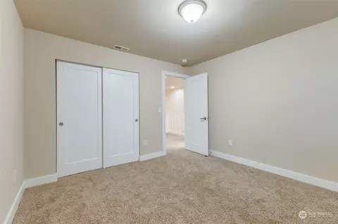 Bedroom - 1510 Hardtke Ave NE, Orting, WA 98360 photo 5 of 6