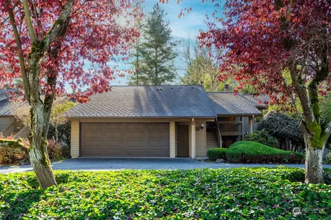 1101 Bellefield Park Ln #1114, Bellevue, WA 98004
