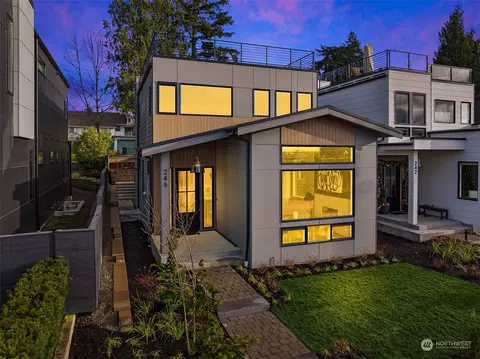 246 5th Ave W, Kirkland, WA 98033