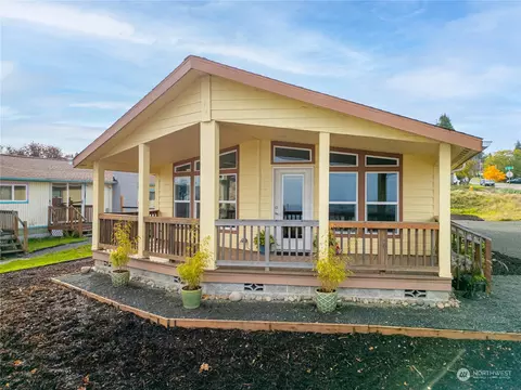 1739 W 5th St, Port Angeles, WA 98363