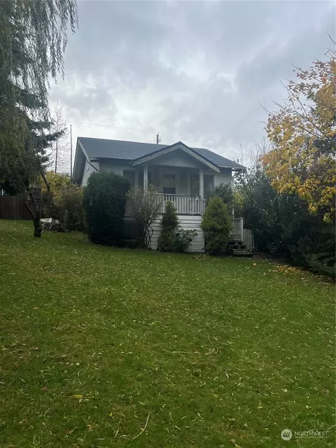917 Otis St, Bellingham, WA 98225