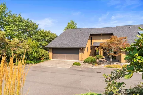 1633 Eagle Ridge Dr S #A1, Renton, WA 98055