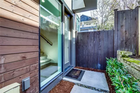 1506 Bradner Pl S, Seattle, WA 98144