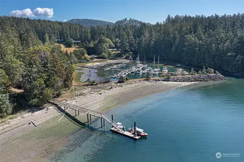 48 Liberty Ln, Eastsound, WA 98245